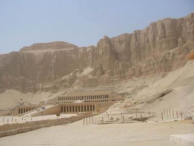 Deir el Bahari sanctuaire de la reine Hatchepsout