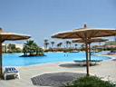 une piscine de l'hotel "Desert Rose" à Hurghada