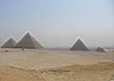 pyramide de Mykerinos a gauche