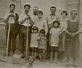 la famille Auramboux (parents de Suzanne) à Cérilly vers 1930