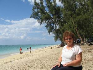 Jeanine sur la plage de Flic en Flac