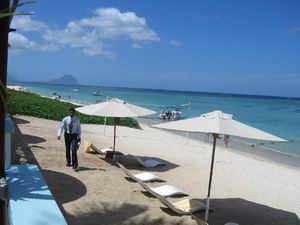 plage de l'hotel...au loin le Morne 