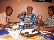 Clément, René et Daniel au restaurant seychellois