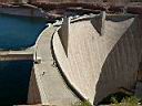 Barrage de Glen canyon formant le lac powell